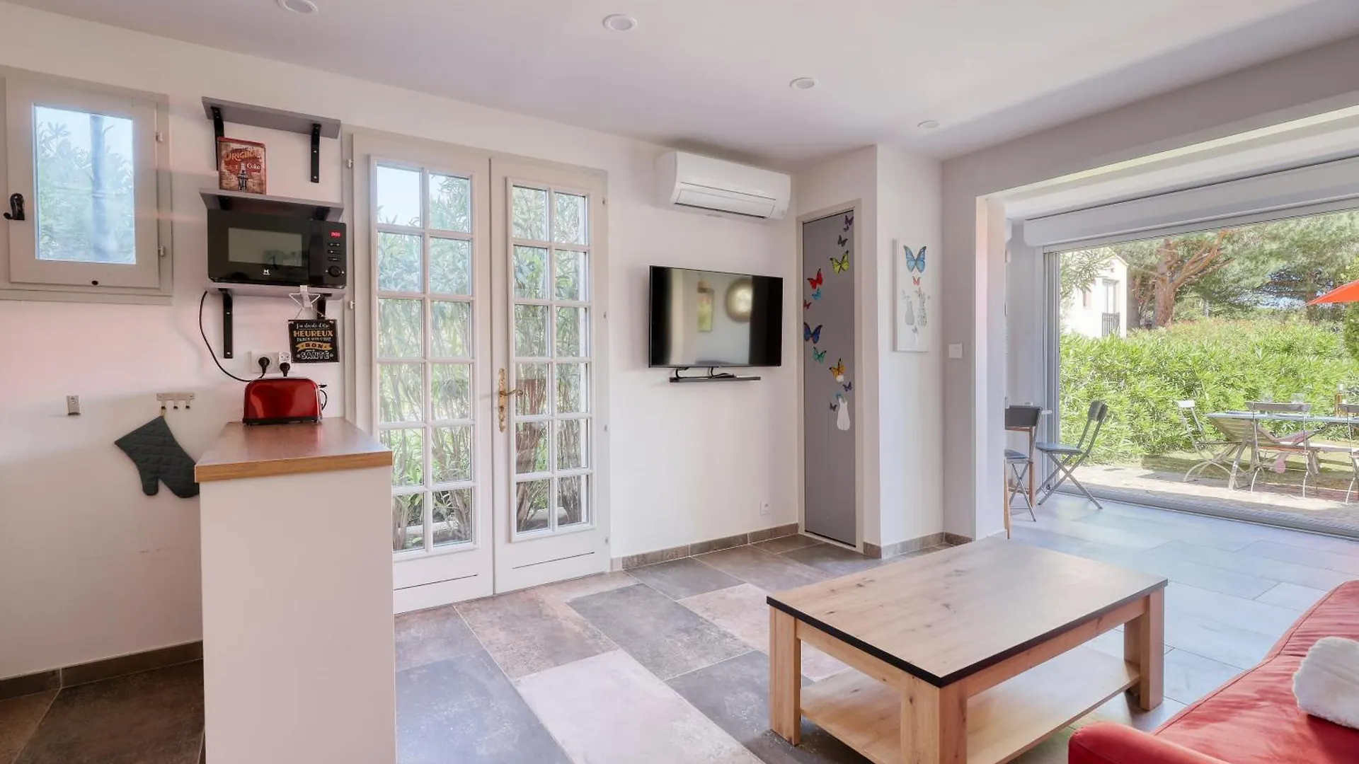 Magnificent Newly Renovated Close To Beach & Swimming Pool Le Lavandou