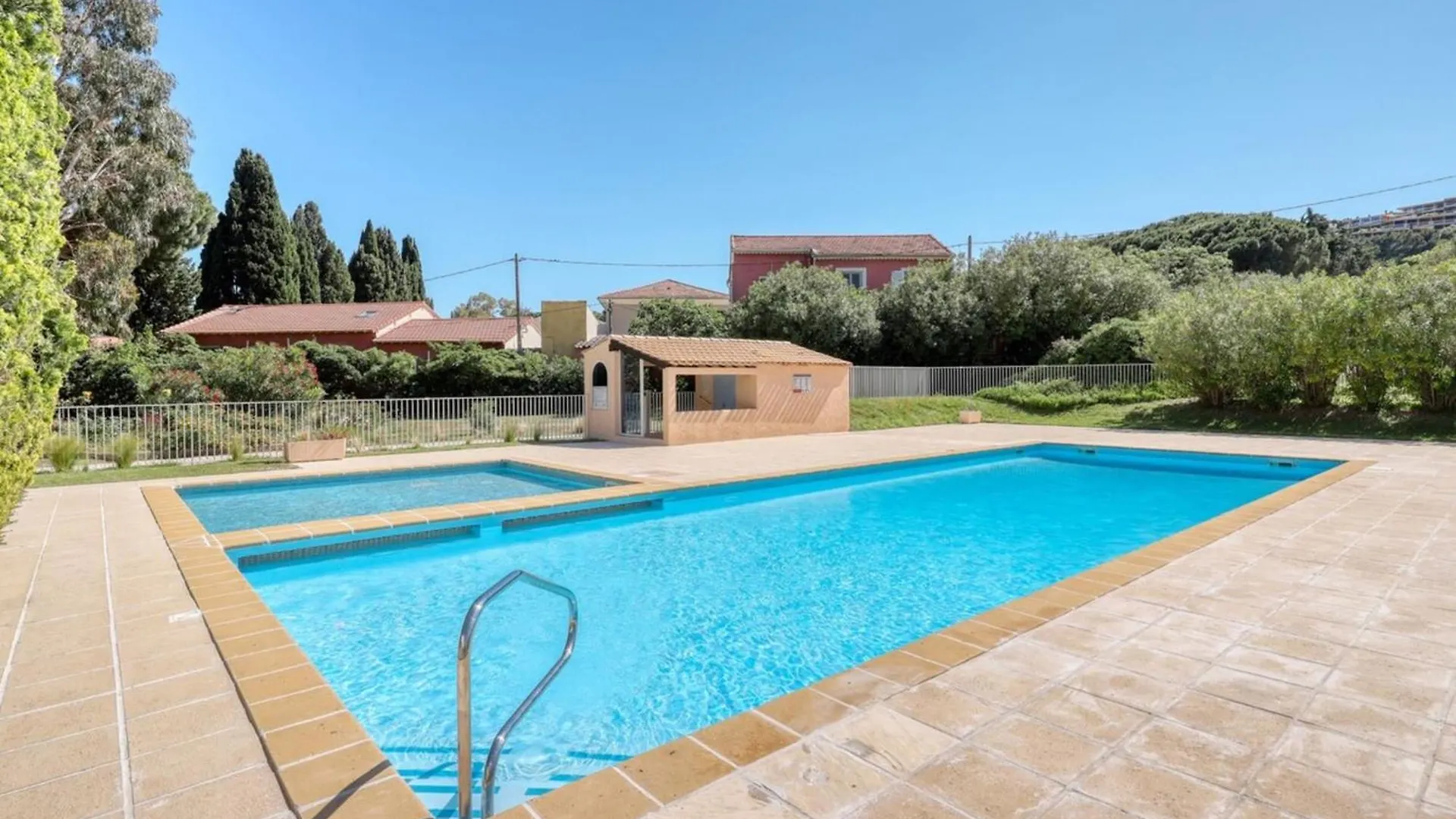 Magnificent Newly Renovated Close To Beach & Swimming Pool Le Lavandou 0*,